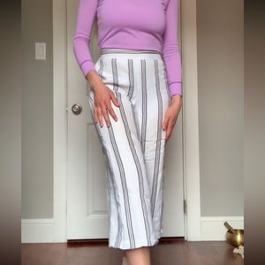 Lightweight Lined Capri Flowy Pants